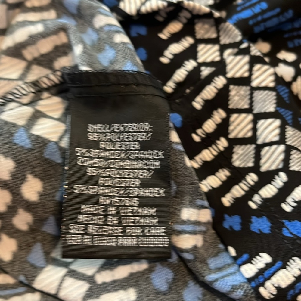 Size 4 - Picture 6 of 6